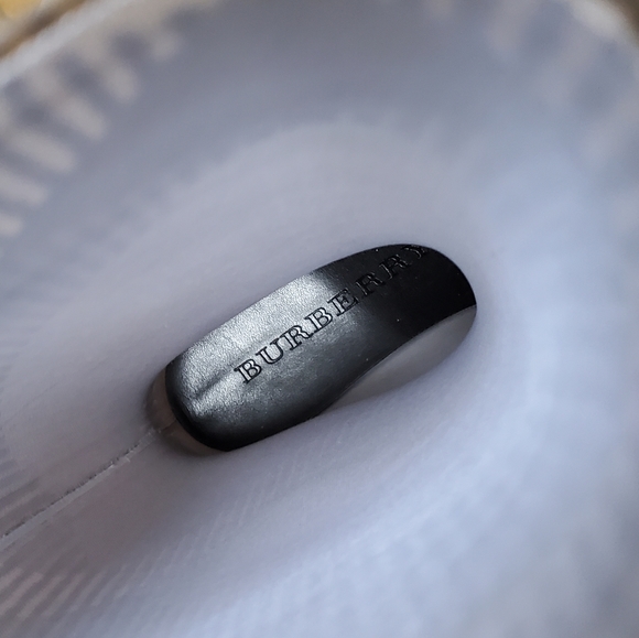 BURBERRY RAIN BOOTS SIZE 8 - Picture 3 of 7